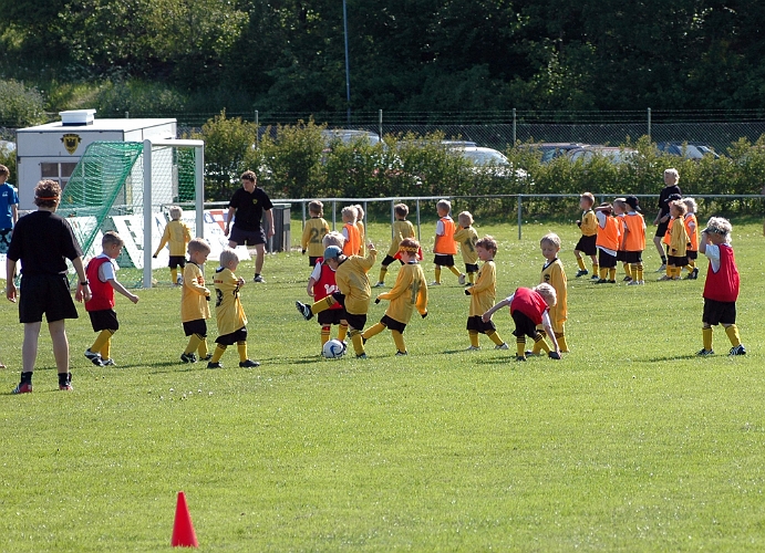 2006-06-10 (08).JPG - Fotbollsskolan Pojkar